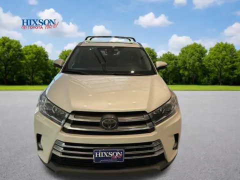 Photos of 2018 Toyota Highlander Limited Platinum for sale in DeRidder, LA at Hixson Toyota