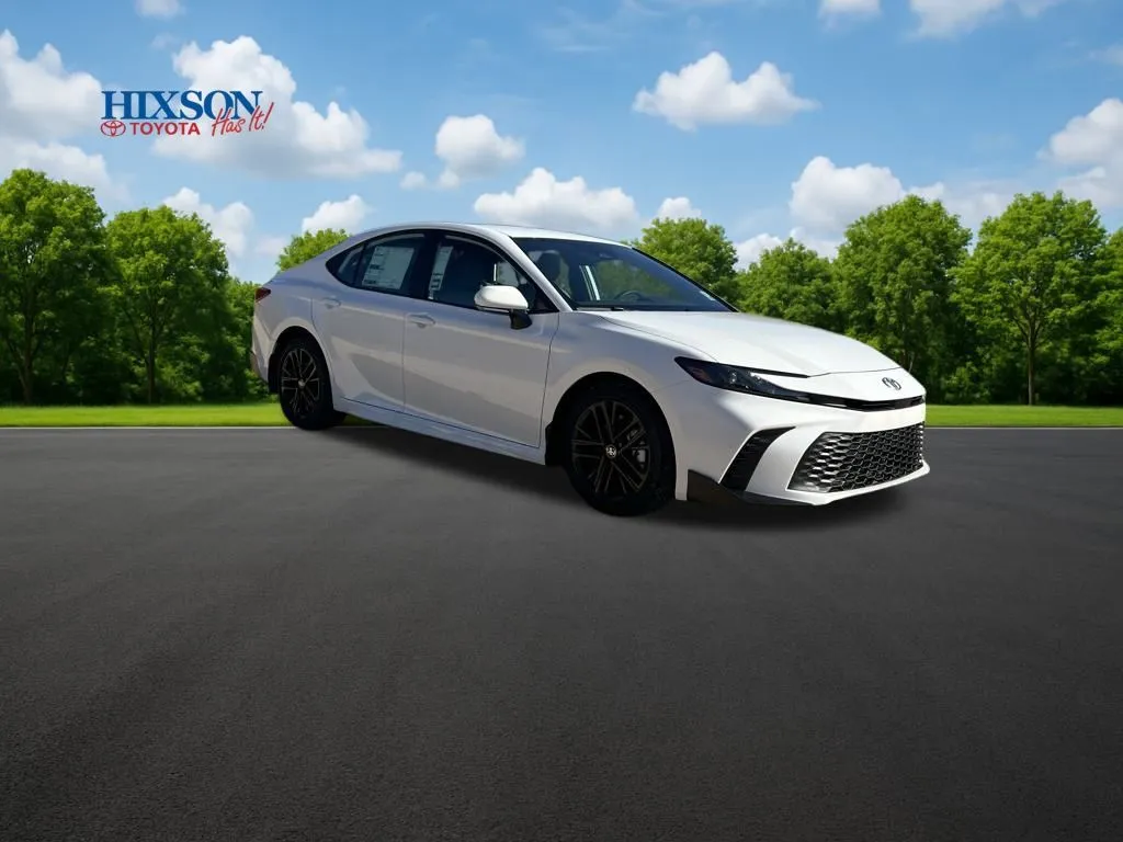 2026 Toyota Camry SE's photo