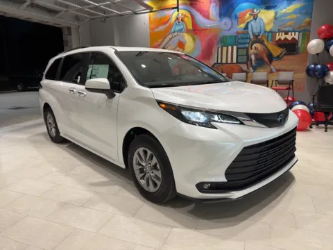 Another view of 2025 Toyota Sienna XLE for sale in DeRidder, LA at Hixson Toyota