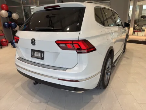 More photos of 2019 Volkswagen Tiguan 2.0T SEL R-Line at Hixson Toyota, LA