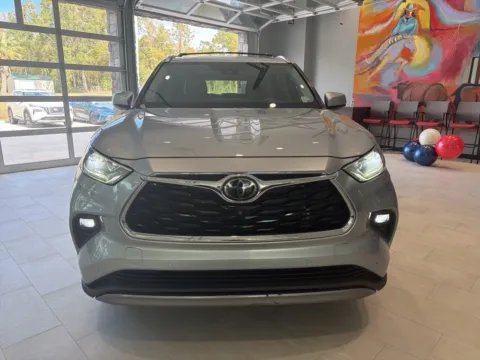 Photos of 2021 Toyota Highlander Platinum for sale in DeRidder, LA at Hixson Toyota