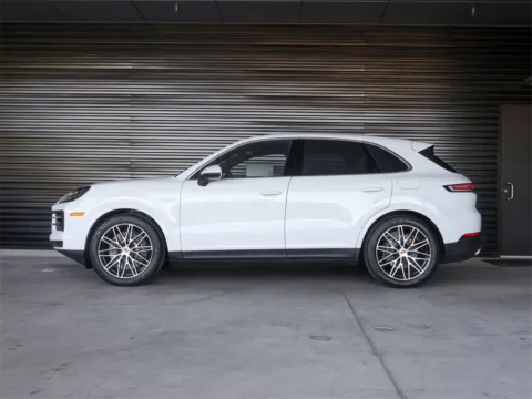 Photos of 2026 Porsche Cayenne E-Hybrid for sale in Austin, TX at Porsche South Austin