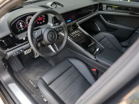 More photos of 2025 Porsche Panamera Turbo E-Hybrid at Porsche South Austin, TX