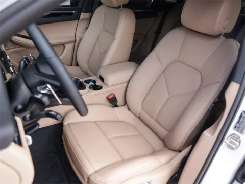 More photos of 2025 Porsche Macan at Porsche South Austin, TX