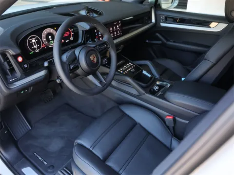 More photos of 2025 Porsche Cayenne E-Hybrid Coupe at Porsche South Austin, TX