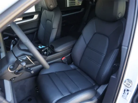 More photos of 2025 Porsche Cayenne E-Hybrid Coupe at Porsche South Austin, TX