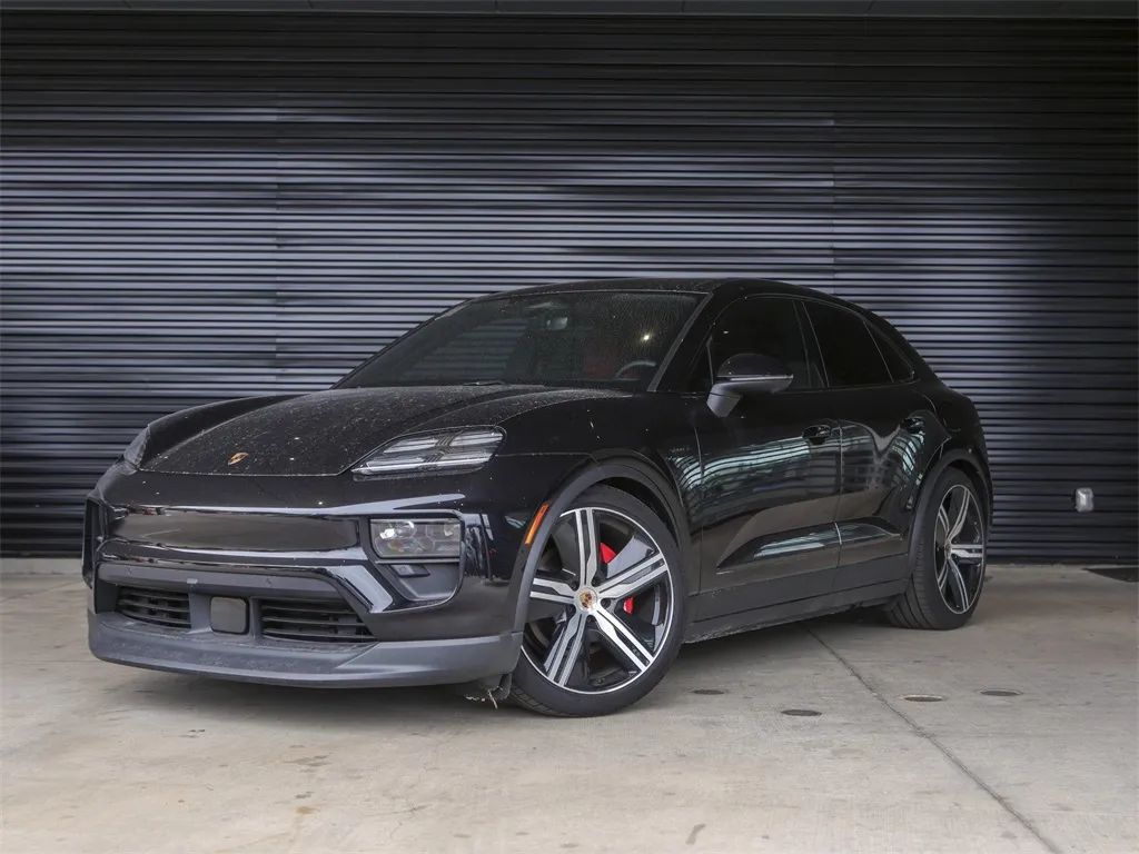 2025 Porsche Macan