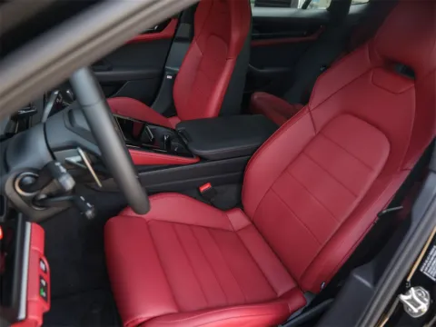 More photos of 2025 Porsche Panamera E-Hybrid 4 at Porsche South Austin, TX