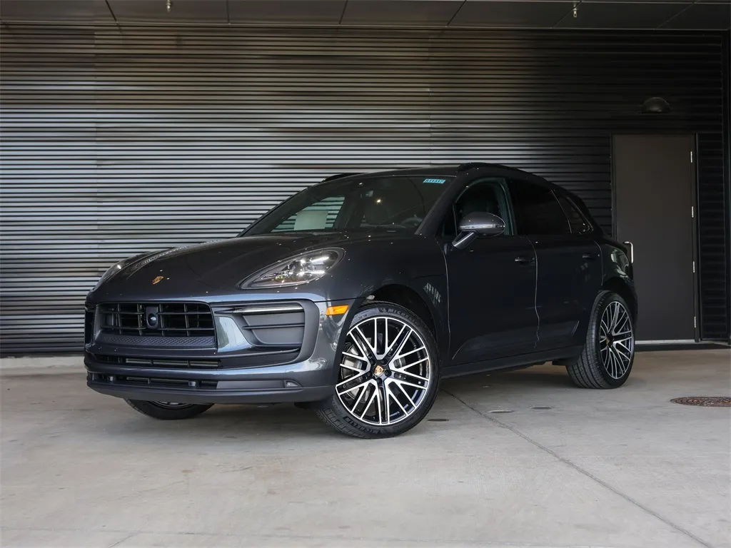 2025 Porsche Macan
