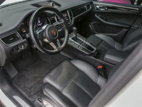 More photos of 2017 Porsche Macan at Porsche South Austin, TX