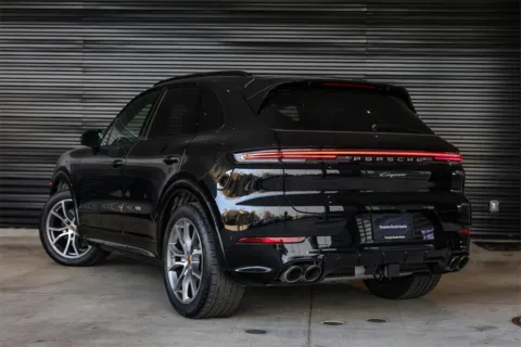 Another view of 2025 Porsche Cayenne for sale in Austin, TX at Porsche South Austin