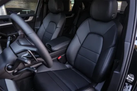 More photos of 2025 Porsche Cayenne at Porsche South Austin, TX