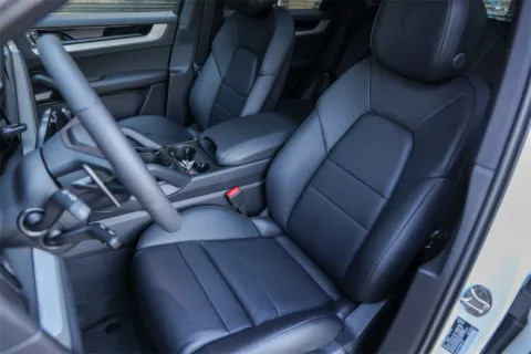 More photos of 2025 Porsche Cayenne at Porsche South Austin, TX