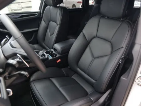 More photos of 2025 Porsche Macan at Porsche South Austin, TX