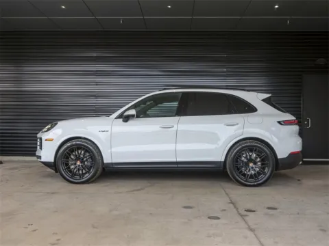 Photos of 2026 Porsche Cayenne E-Hybrid for sale in Austin, TX at Porsche South Austin