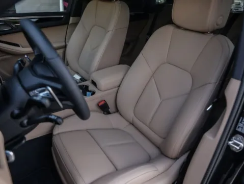 More photos of 2025 Porsche Macan at Porsche South Austin, TX