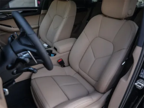 More photos of 2025 Porsche Macan at Porsche South Austin, TX