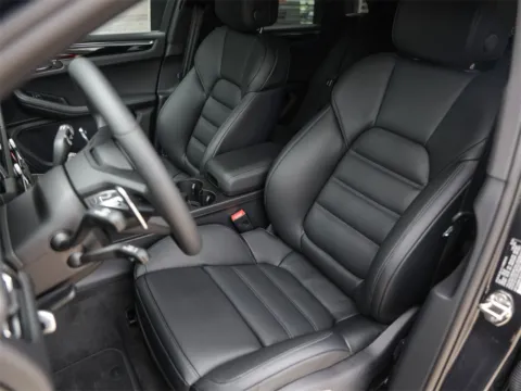 More photos of 2025 Porsche Macan at Porsche South Austin, TX