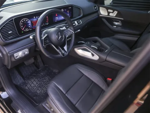 More photos of 2025 Mercedes-Benz GLE 450 at Porsche South Austin, TX