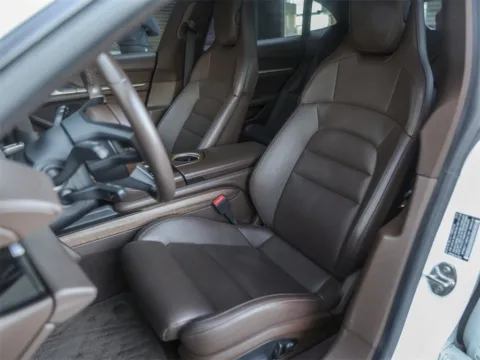 More photos of 2022 Porsche Taycan Cross Turismo 4 at Porsche South Austin, TX