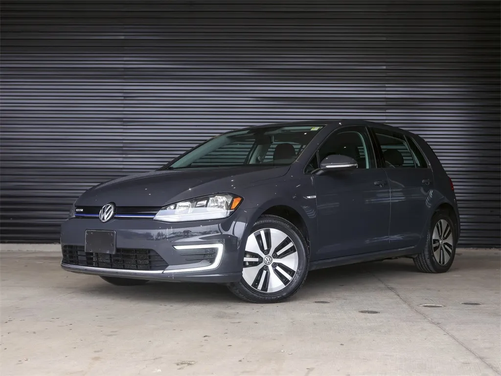 Used 2019 Volkswagen e-Golf e-Golf SE with VIN WVWKR7AU2KW917899 for sale in Austin, TX