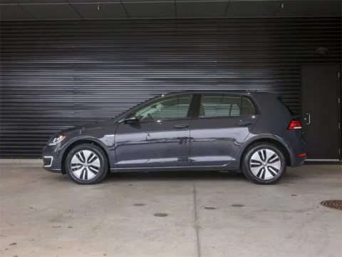 Photos of 2019 Volkswagen e-Golf SE for sale in Austin, TX at Porsche South Austin