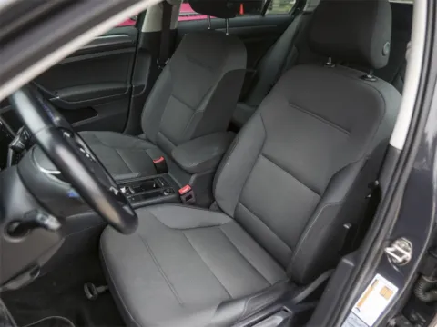 More photos of 2019 Volkswagen e-Golf SE at Porsche South Austin, TX