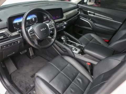 More photos of 2024 Kia Telluride SX at Porsche South Austin, TX