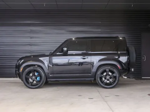 Photos of 2022 Land Rover Defender 90 V8 for sale in Austin, TX at Porsche South Austin