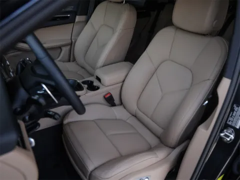 More photos of 2025 Porsche Macan at Porsche South Austin, TX