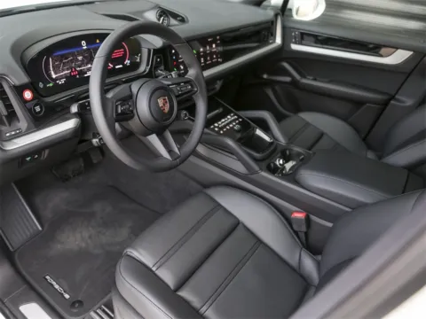 More photos of 2025 Porsche Cayenne Coupe at Porsche South Austin, TX