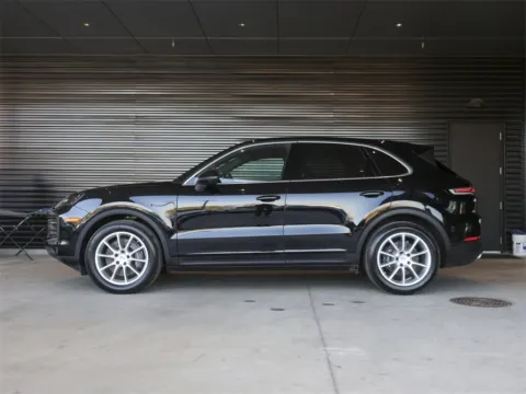 Photos of 2024 Porsche Cayenne for sale in Austin, TX at Porsche South Austin