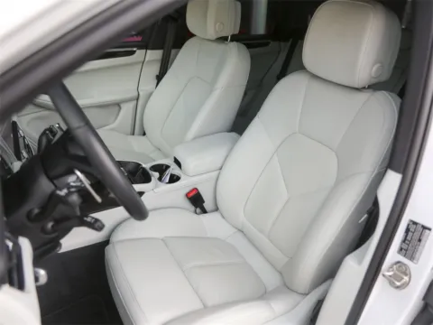 More photos of 2023 Porsche Macan S at Porsche South Austin, TX