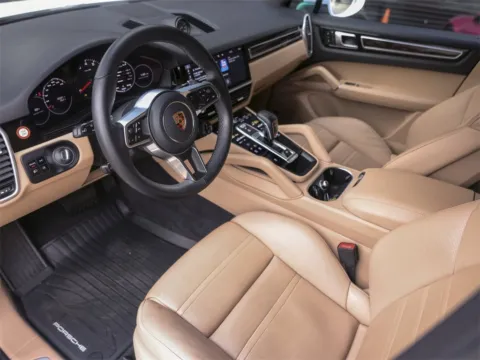 More photos of 2020 Porsche Cayenne at Porsche South Austin, TX