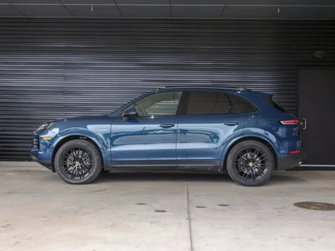 Photos of 2025 Porsche Cayenne E-Hybrid for sale in Austin, TX at Porsche South Austin