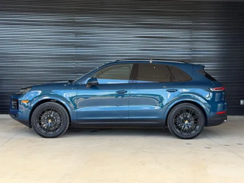 Photos of 2025 Porsche Cayenne E-Hybrid for sale in Austin, TX at Porsche South Austin
