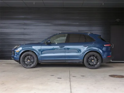 Photos of 2025 Porsche Cayenne E-Hybrid for sale in Austin, TX at Porsche South Austin