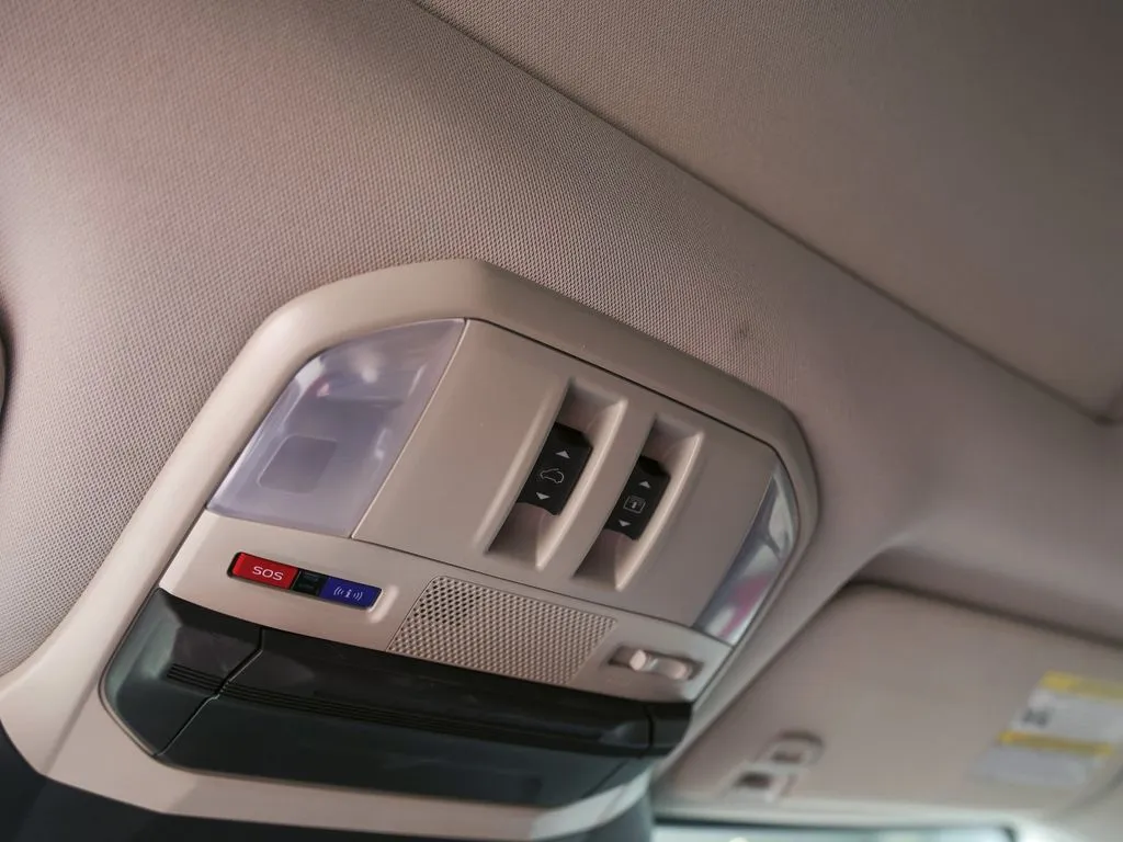 2023 Subaru Ascent Touring - Photo 28