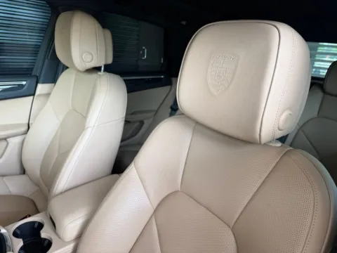 More photos of 2023 Porsche Macan at Porsche South Austin, TX