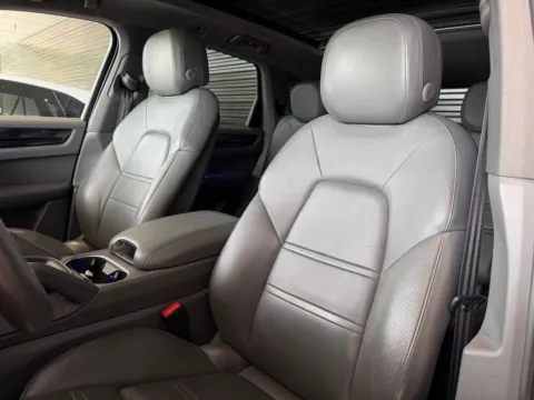 More photos of 2019 Porsche Cayenne at Porsche South Austin, TX