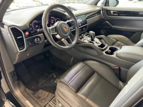 More photos of 2019 Porsche Cayenne at Porsche South Austin, TX