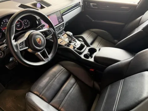 More photos of 2020 Porsche Cayenne S at Porsche South Austin, TX