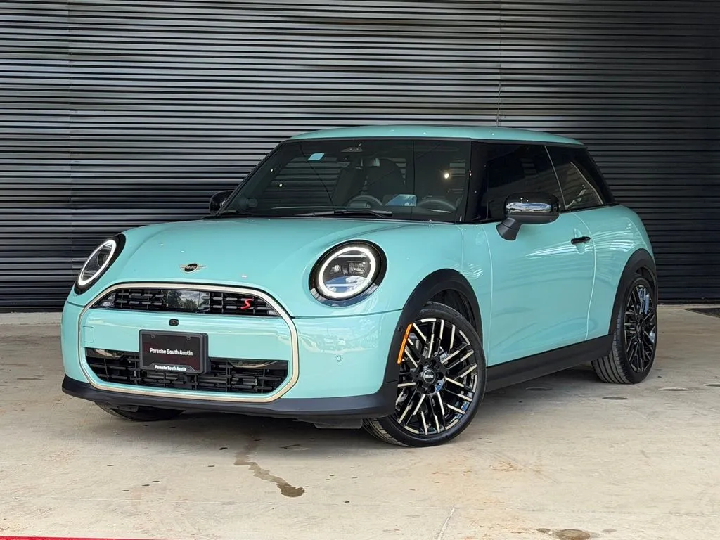 2025 MINI Hardtop Cooper S's photo