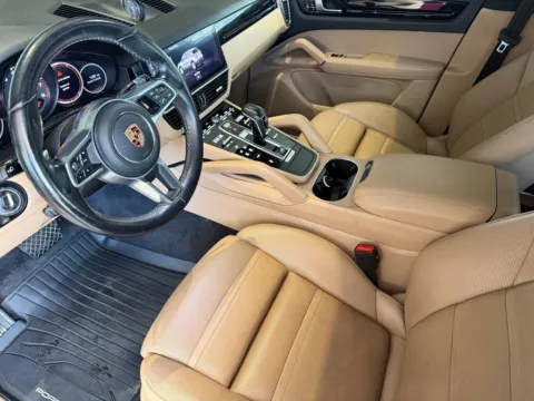 More photos of 2020 Porsche Cayenne at Porsche South Austin, TX