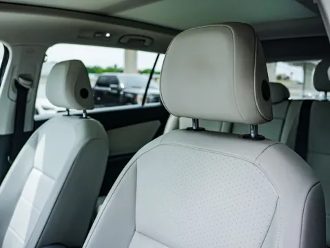 More photos of 2020 Volkswagen Tiguan 2.0T SEL at Porsche South Austin, TX