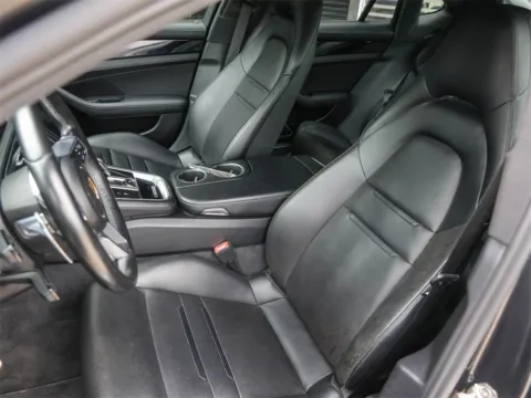 More photos of 2020 Porsche Panamera 4S at Porsche South Austin, TX