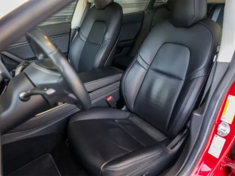 More photos of 2018 Tesla Model 3 Long Range at Porsche South Austin, TX
