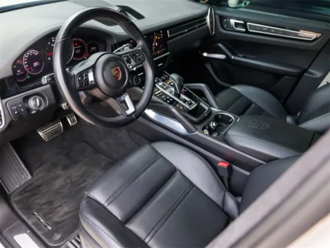 More photos of 2023 Porsche Cayenne Turbo at Porsche South Austin, TX