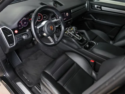 More photos of 2023 Porsche Cayenne Coupe Platinum Edition at Porsche South Austin, TX