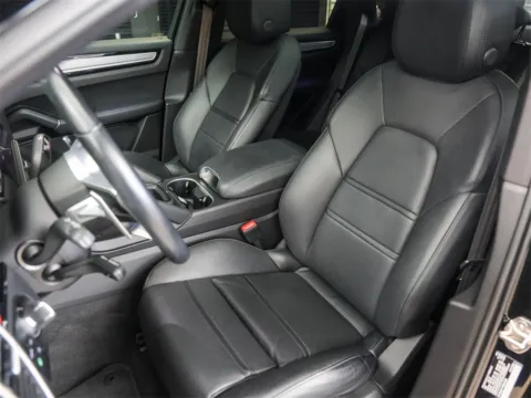 More photos of 2023 Porsche Cayenne Coupe Platinum Edition at Porsche South Austin, TX